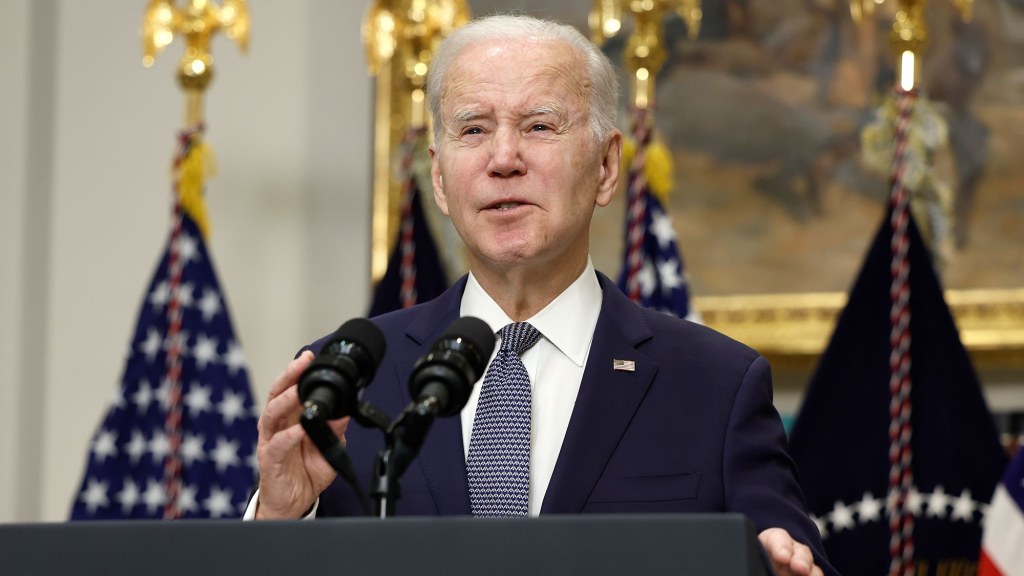Picture of: Biden emphasizes US banking system is safe after Silicon Valley