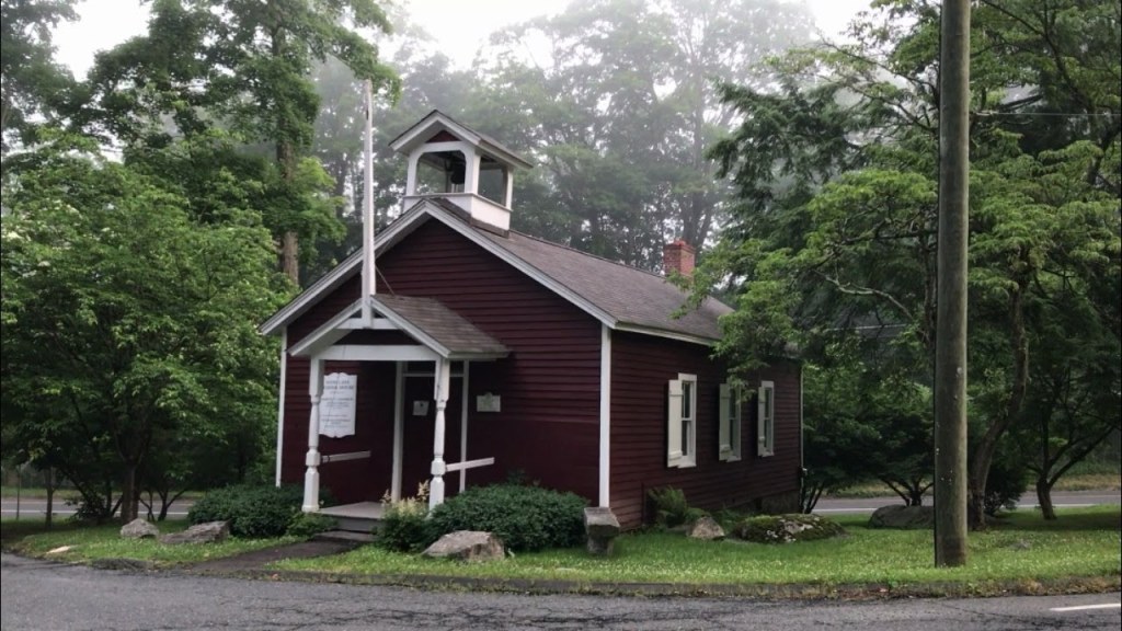 Picture of: Virtual Tour: Peter Parley Schoolhouse, Part I